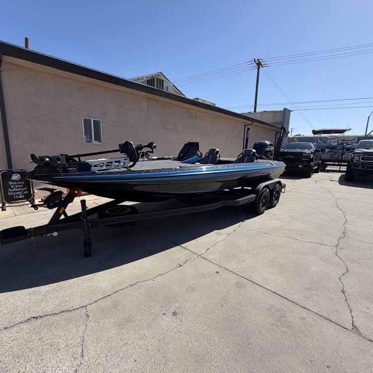 2026 Skeeter ZXE 20 --- Price: Call for Price --- VIN: STE21709C626 --- Color: Black/Blue --- Engine: 250 Yamaha Sho
