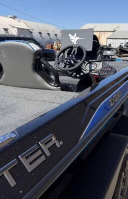 2026 Skeeter ZXE 20 --- Price: Call for Price --- VIN: STE21709C626 --- Color: Black/Blue --- Engine: 250 Yamaha Sho